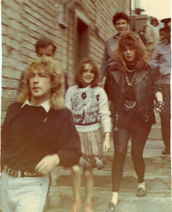 Владимир Кузьмин с дочерью Лизой (погибла в 2002) и Аллой Пугачевой на стадионе «Темп», 1987