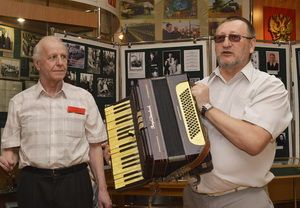 Краеведческому музею Пензы подарили аккордеон Алексея Турищева