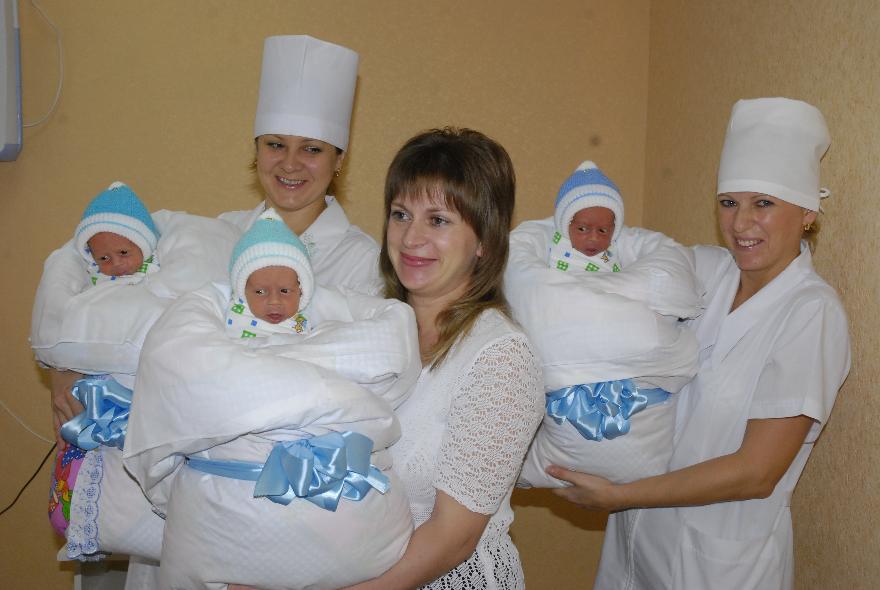 В Пензенской области в 2022 году родилось 108 двоен и одна тройня