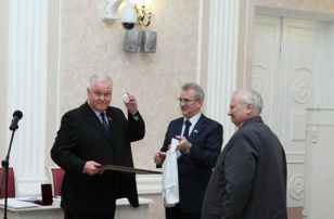 Владимир Едалов сложил полномочия депутата Законодательного собрания