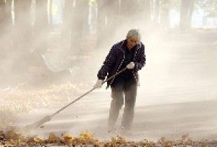 Фото|| Суд заставил жительницу Пензы мести улицы за нарушение ПДД