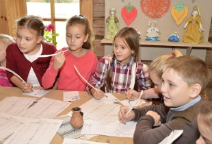 В Пензенской области детей научат писать гусиными перьями