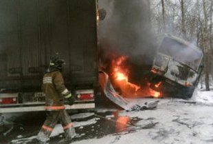 Фото|| Глава администрации Нижнеломовского района посетил пострадавших в ДТП