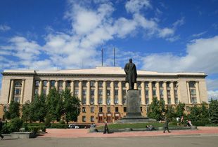 В Пензе красный асфальт от памятника Ленину перенесут к памятнику Победы