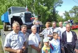Жители села Потловки Колышлейского района за два дня отреставрировали ГАЗ-АА