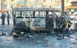 Фото|| «Газель» загорелась до того, как столкнулась с фонарным столбом