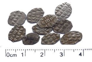 Пензенец передал кузнецкому музею коллекцию редких монет
