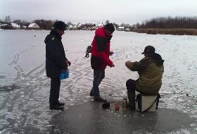 Пензенским рыбакам рекомендовали не выходить на лед