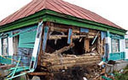 В Городищенском районе КамАЗ разрушил дом пенсионеров
