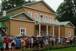 Фото||Владимир ГРИШИН «Тарханы» готовятся к традиционному Лермонтовскому празднику