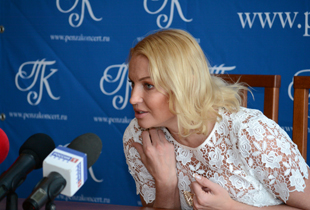 Фото||Сергей ВОЛКОВ Анастасия Волочкова: «Как можно царицу обливать грязью?»