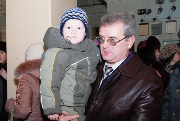 Иван Белозерцев с одним из внуков в 2007 году.||Фото В. Гришин Пензенский губернатор поделился планами на Новый год