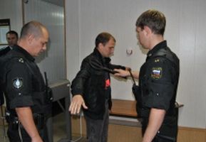 Фото||r58.fssprus.ru В Пензенской области пресечено 10 попыток проноса огнестрельного оружия в здания судов