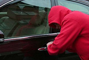 Фото||goldmaximum.ru В Пензе женщина пыталась вскрыть авто для кражи навигатора