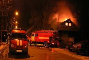 В Пензе сгорел расселенный барак на ул. Урицкого