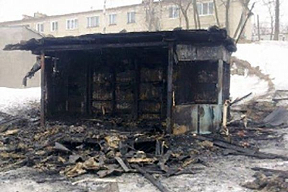 В Пензе на ул. Ушакова сгорели торговые павильоны