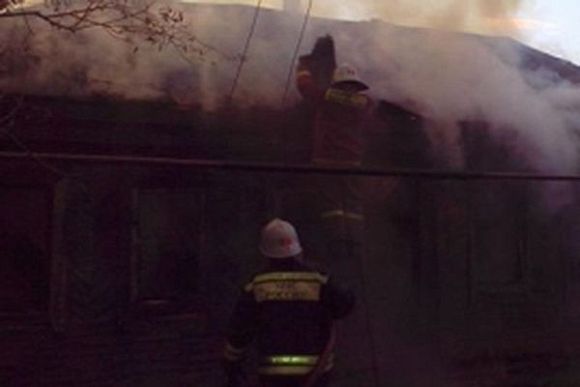 В Пензе пожар на ул. Сурикова тушили 16 спасателей