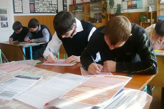 В Пензенской области с ЕГЭ по русскому языку удалили двух школьников