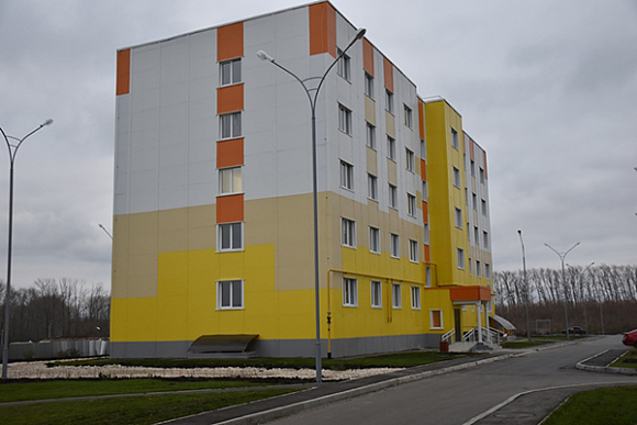 Фото||penza-gorod.ru В Заре ключи от квартир получили 38 детей-сирот