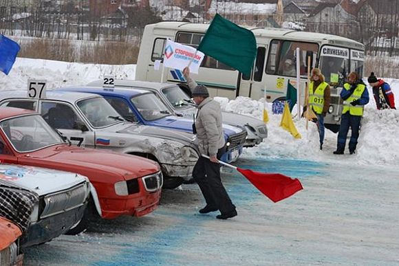 Фото||Сергей ВОЛКОВ В Пензе на «Вираже» собрались почти 3 тыс. любителей драйва