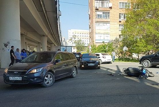 В Пензе на ул. Урицкого мотоциклист попал в ДТП