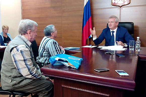 Фото||автора Белозерцев поручил пустить школьные автобусы из Ленинского лесхоза