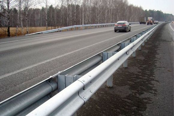 Фото||mimege.ru В Пензенской области рецидивист спилил часть ограждений на трассе М-5