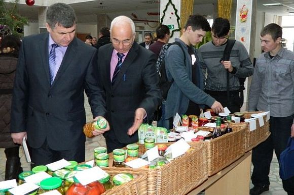 Фото||автора Для пензенских фермеров устроили выставку импортных продуктов