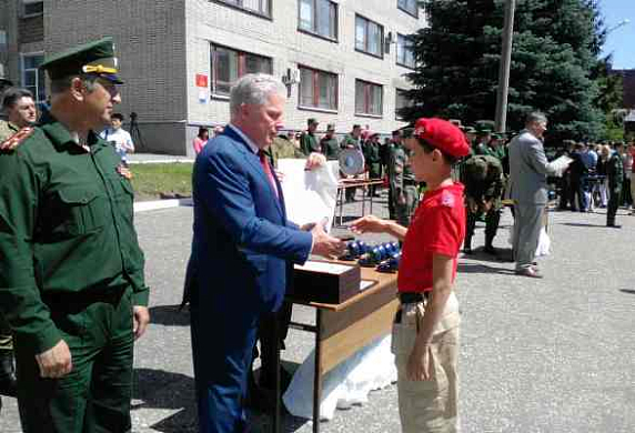 Фото||автора В Пензе «гвардейцы» закалили характер и получили в подарок часы