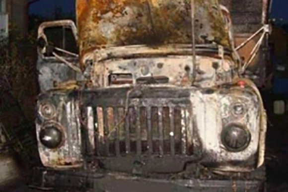 В Бессоновском районе ночью сгорел грузовик