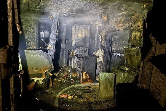 Следком выясняет обстоятельства гибели женщины при пожаре в Башмаково Следком выясняет обстоятельства гибели женщины при пожаре в Башмаково