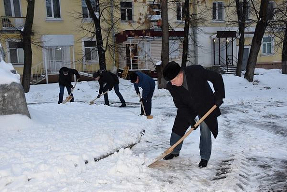 Фото||penza-gorod.ru Сотрудники администрации Пензы ликвидировали последствия снегопада