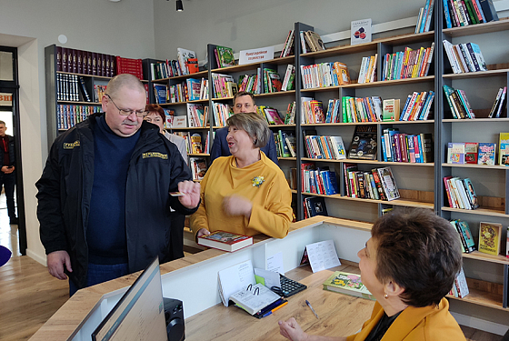 Олег Мельниченко оценил модельную библиотеку в Мокшане
