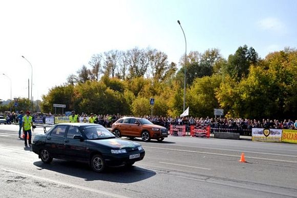 Фото||penza-gorod.ru В Пензе в соревнованиях по дрэг-рейсингу состязались 45 гонщиков