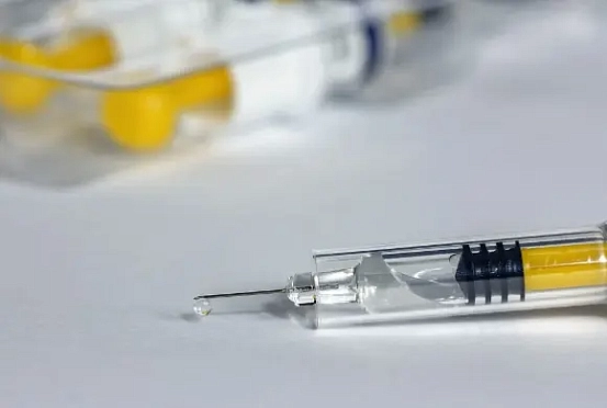 Минздрав зарегистрировал пятую вакцину от коронавируса