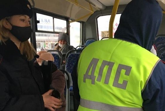 В Пензе в транспорте оштрафовали 19 пассажиров без масок