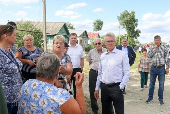 Жители Чемодановки рассказали губернатору о проблемах села