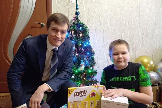 Павел Маслов принял участие в благотворительной акции «Елка желаний»