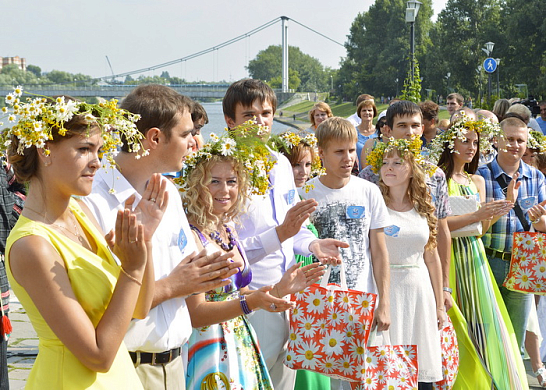 16 молодых пар в Пензе приняли участие в обряде помолвки