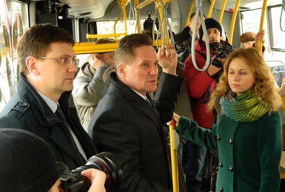 Пензенских чиновников и журналистов покатали на новых автобусах
