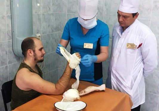 В Пензе врачи 12 часов пришивали парню отрезанную кисть 