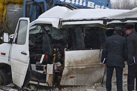 Фото||Сергей ВОЛКОВ Следователи просят откликнуться очевидцев страшной аварии под Пензой