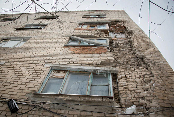 В Пензе введен режим ЧС из-за обрушения части дома на Кулибина, 10