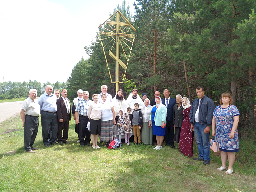 По инициативе местных жителей у села Головинщино установлен поклонный крест