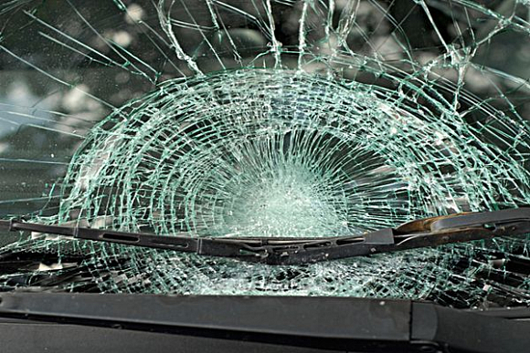 Фото||ngs24.ru В Пензенской области мотоциклист погиб после столкновения с Renault Logan