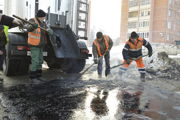 Фото||Владимир ГРИШИН В Пензе класть асфальт на дорогах теперь будут круглогодично