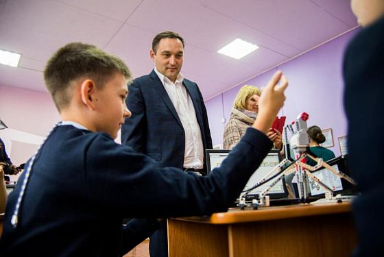 Алексей Комаров оценил  ремонтные работы в сельских школах