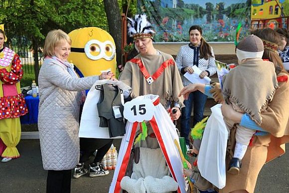 Фото||park-belinsky.ru В Пензе «Парад детских колясок» снимал Первый канал