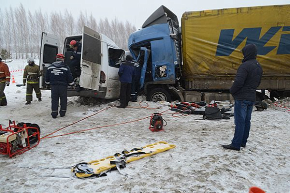 Фото||Сергей ВОЛКОВ Стали известны имена погибших в страшной автокатастрофе под Пензой