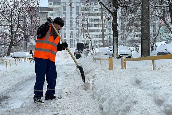 Мельниченко поручил составить алгоритм действий для коммунальщиков в снегопад